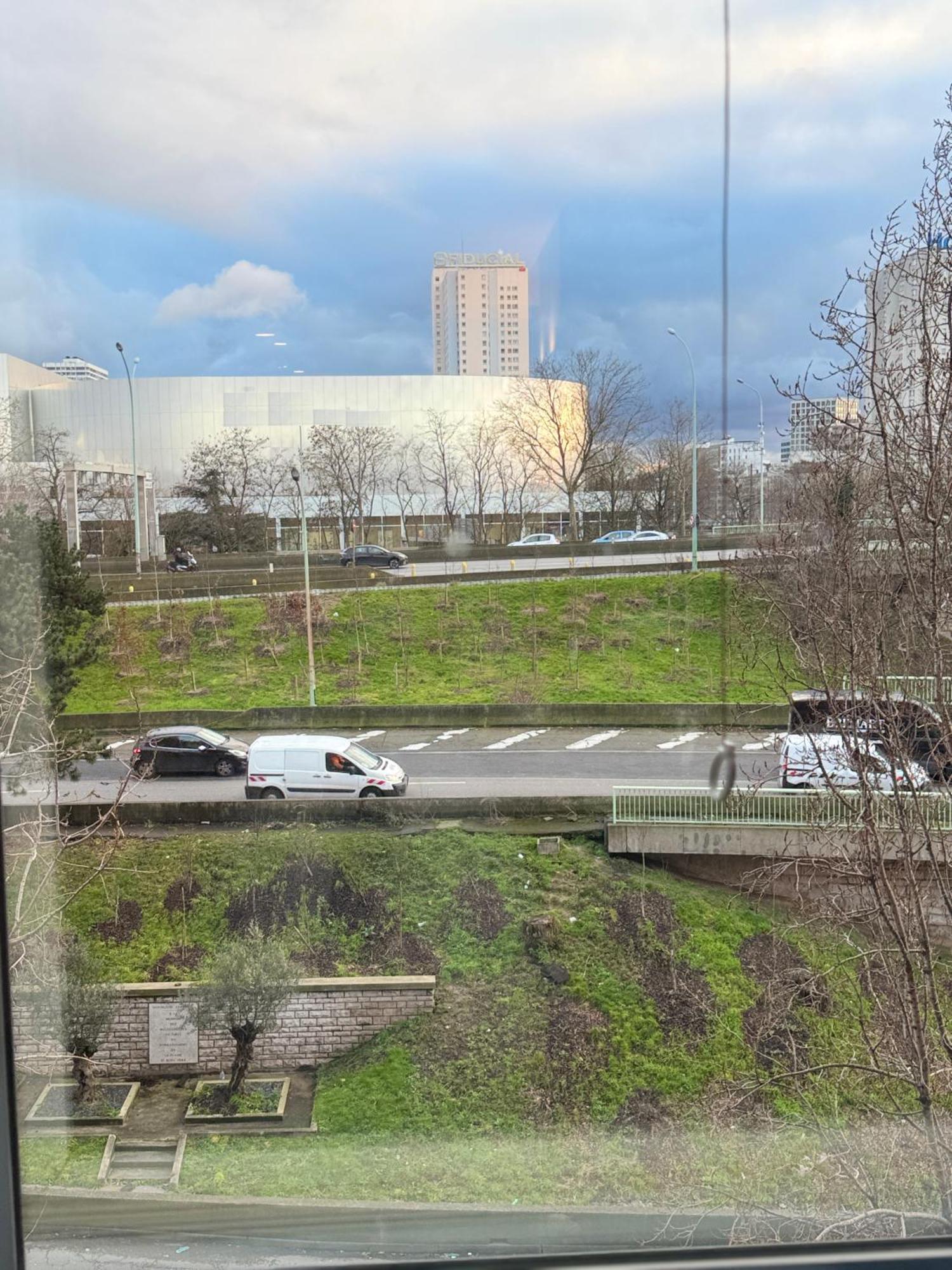 Ibis Budget Paris Porte De La Chapelle - Arena Exterior foto